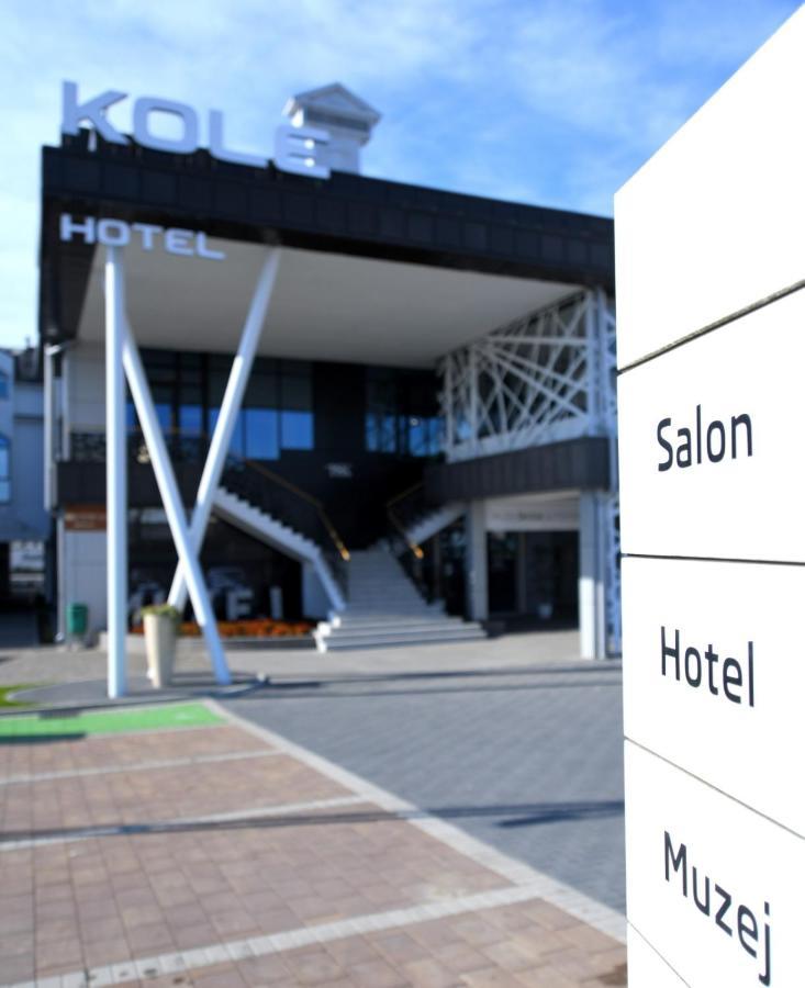 Hotel Kole Čačak Exteriör bild