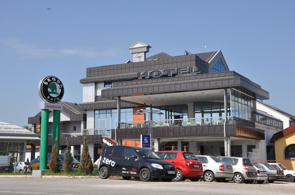 Hotel Kole Čačak Exteriör bild