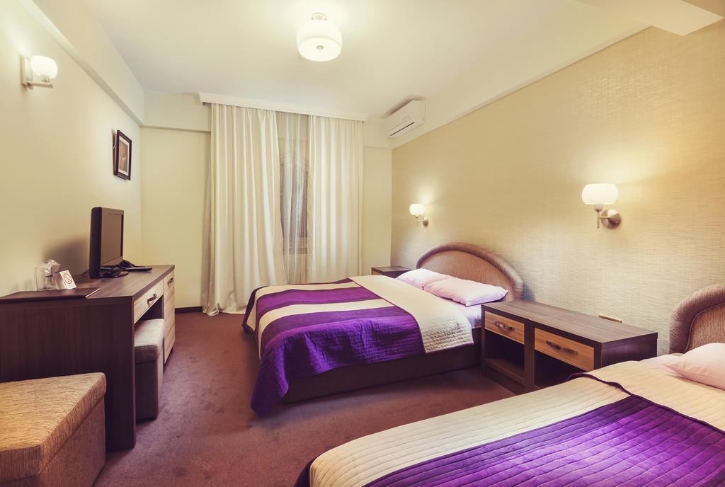 Hotel Kole Čačak Rum bild